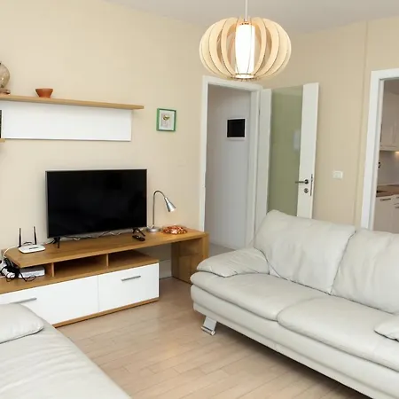 Apartma Domace Zavetje V Kopru Lure - Homey Retreat Lure