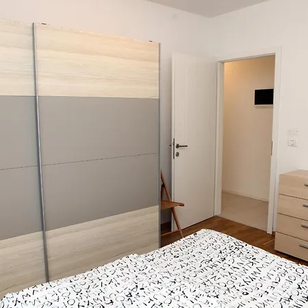 Homey Retreat Lure Apartment