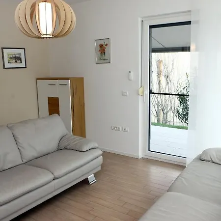 Apartma Domace Zavetje V Kopru Lure - Homey Retreat Lure Koper
