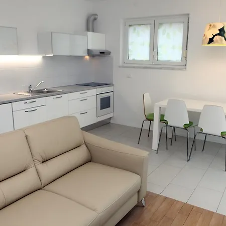 Domace Zavetje V Kopru Lure - Homey Retreat Lure *