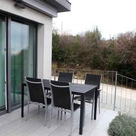 Homey Retreat Lure Apartment Koper