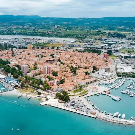 Apartment Homey Retreat Lure Koper